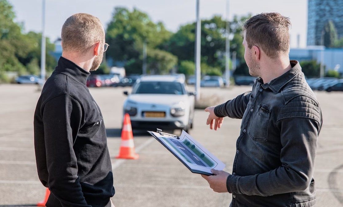 Driving lesson pointing